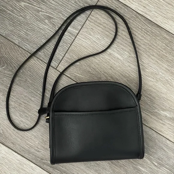 EUC Vtg Coach Black Leather Abbie Small Crossbody Bag J8U-9017 No Hang Tag - Picture 4 of 15